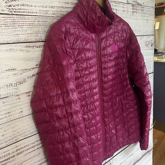 The North Face Women's Pink Thermoball Insulated L Puffer Jacket Lightweight - Picture 3 of 9